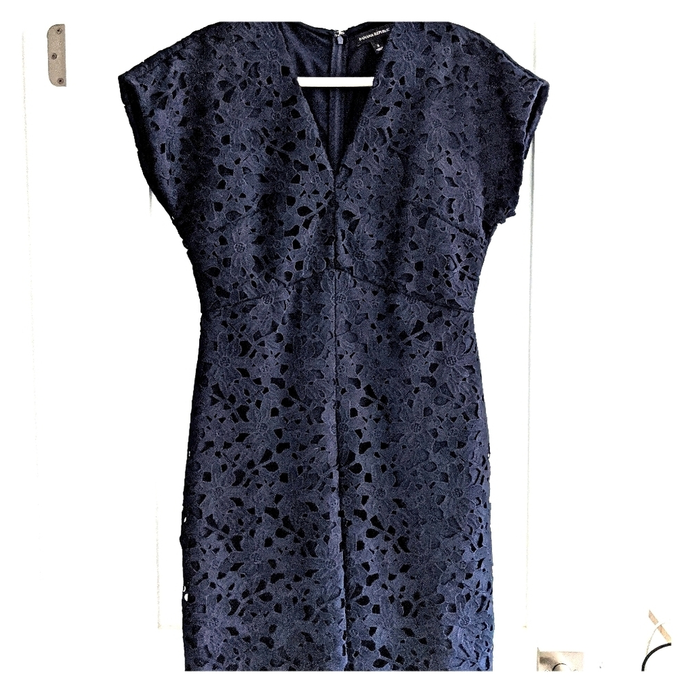 EUC Banana Republic Navy lace dress sz 6